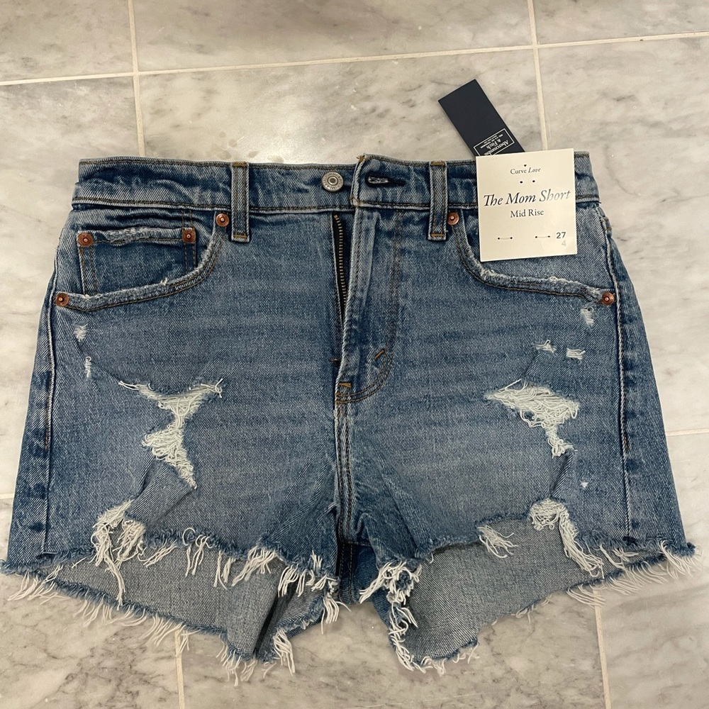 Abercrombie and Fitch Mom Short Mid Rise